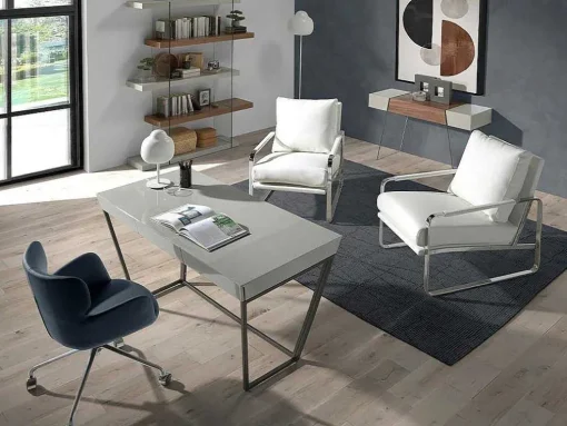 Cadeira De Escritório Giratoria Azul Com Apoios De Bracos E Pernas De Aco 4110