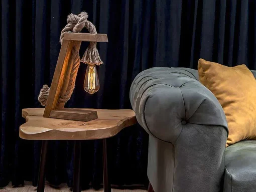 Candeeiro De Mesa Em Madeira De Abeto Feito A Mão De A.35 Cm - Karatas