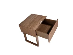 Mesa De Cabeceira Em Madeira Folheada A Nogueira Com Gaveta. 7005