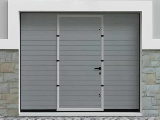 Porta De Garagem Seccionada Efeito Ranhurado Com Porta Central Cinza Com Motor Somfy - Noria