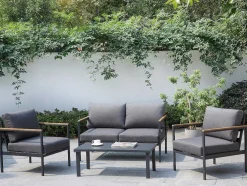 Sala Completa De Jardim Em Aluminio: Um Sofá De 2 Lugares, Duas Cadeiras E Uma Mesa De Centro - Vairao De Mylia