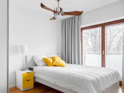 Ventilador De Tecto Reversivel Termostato Reversivel Regulavel Wifi Motor Dc Laminas De Tecto Inclinadas Memória Hypersilence